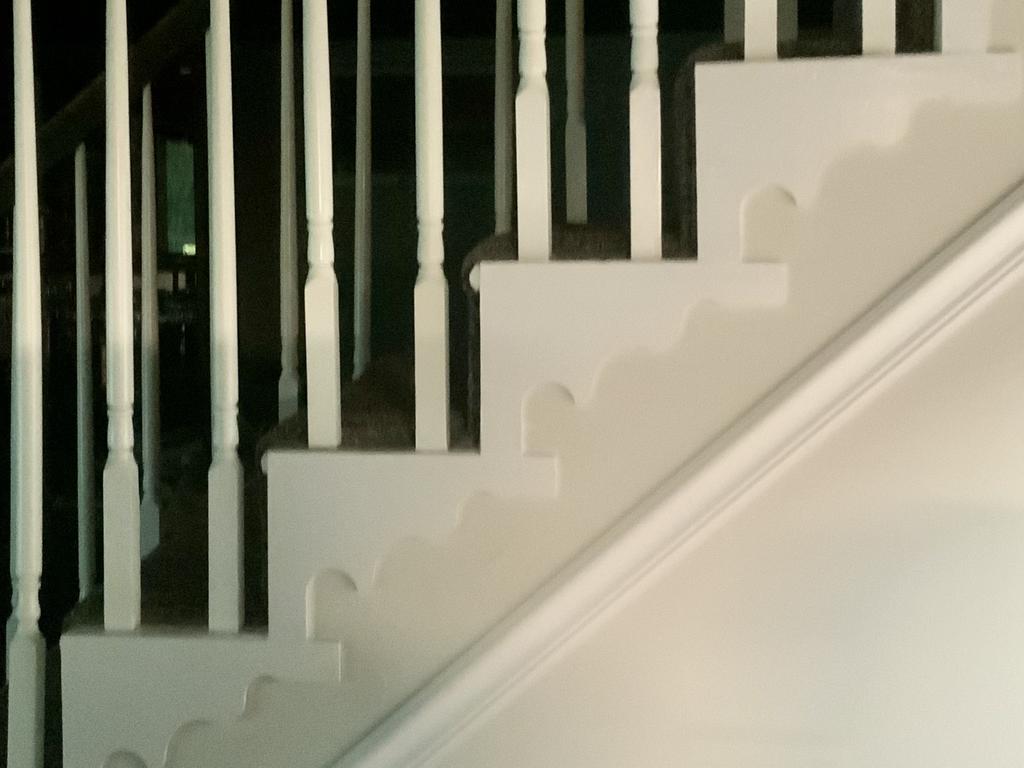 7028: Decorative Stair Tread Bracket / Plain (11 - 1/2&quot;W x 8 - 1/8&quot;H x 5/16&quot;) - Stair Parts USA