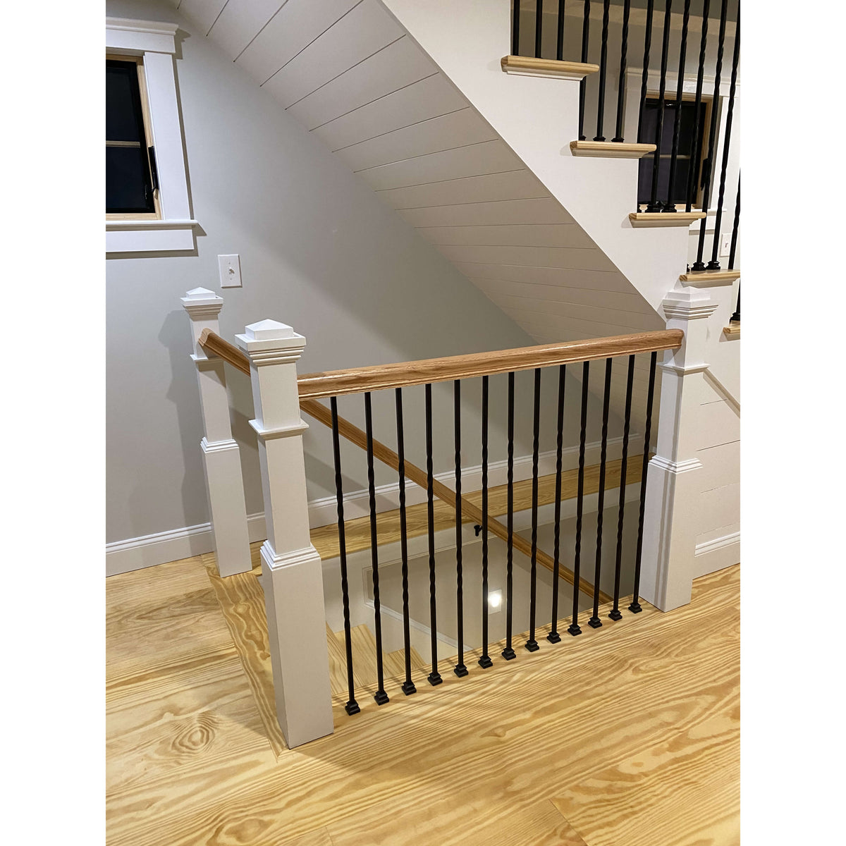 Flat Shoe w/ set screw for Square Hollow Iron Baluster (9062BS)